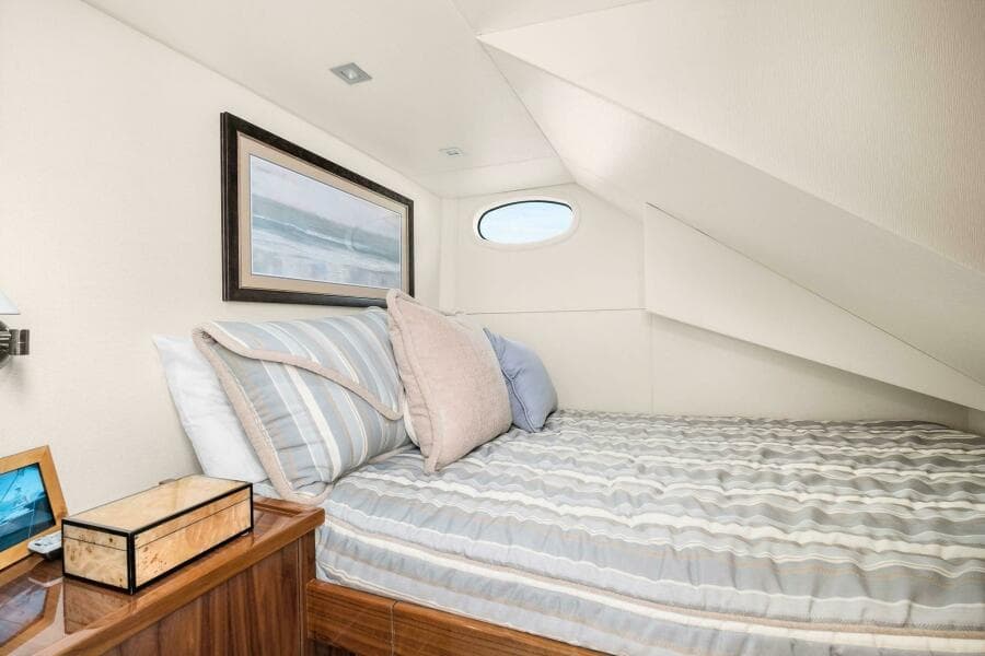 2022 Viking 75 Motor Yacht