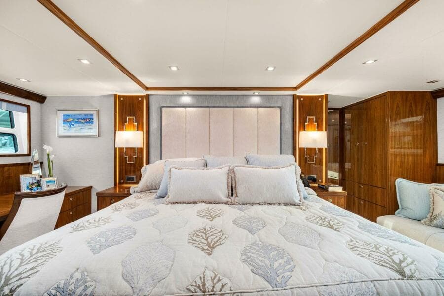 2022 Viking 75 Motor Yacht