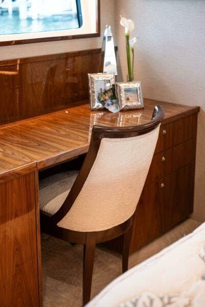 2022 Viking 75 Motor Yacht