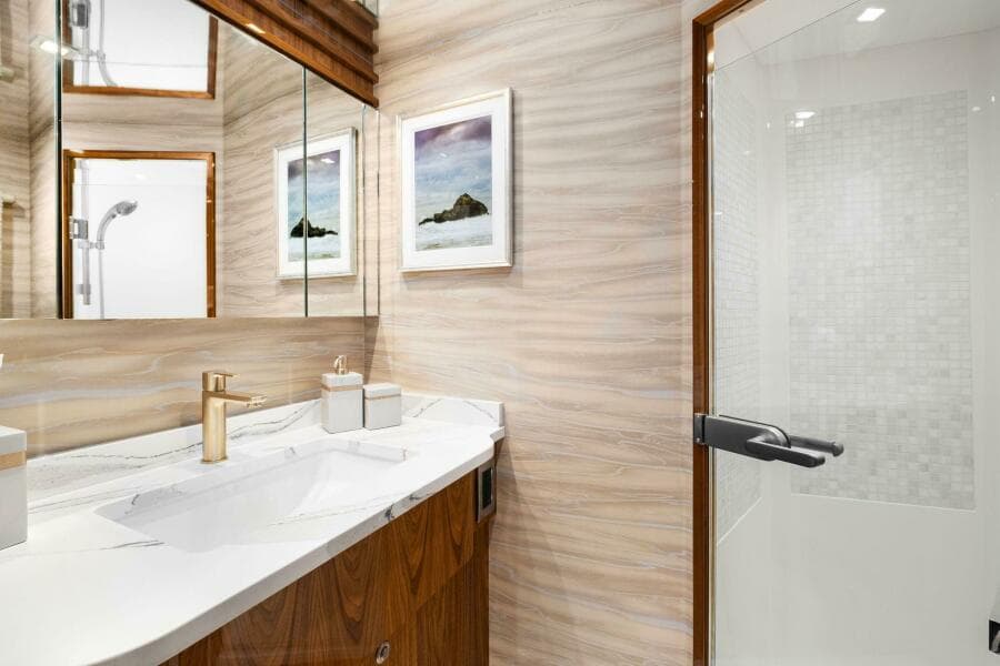 2022 Viking 75 Motor Yacht