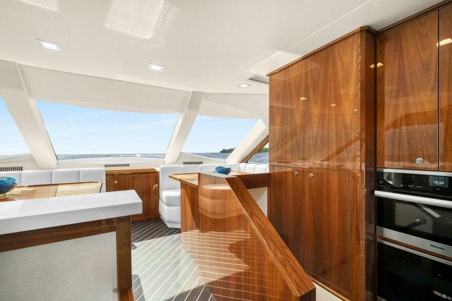 2022 Viking 75 Motor Yacht