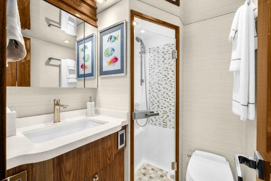 2022 Viking 75 Motor Yacht