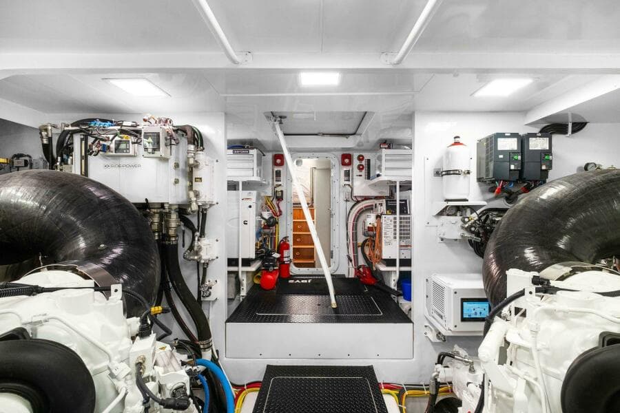 2022 Viking 75 Motor Yacht