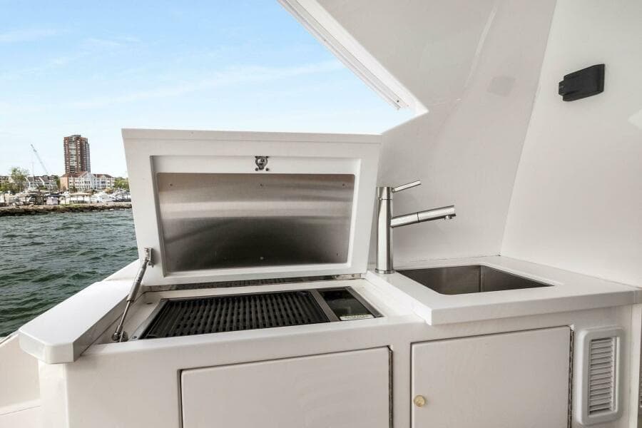 2022 Viking 75 Motor Yacht