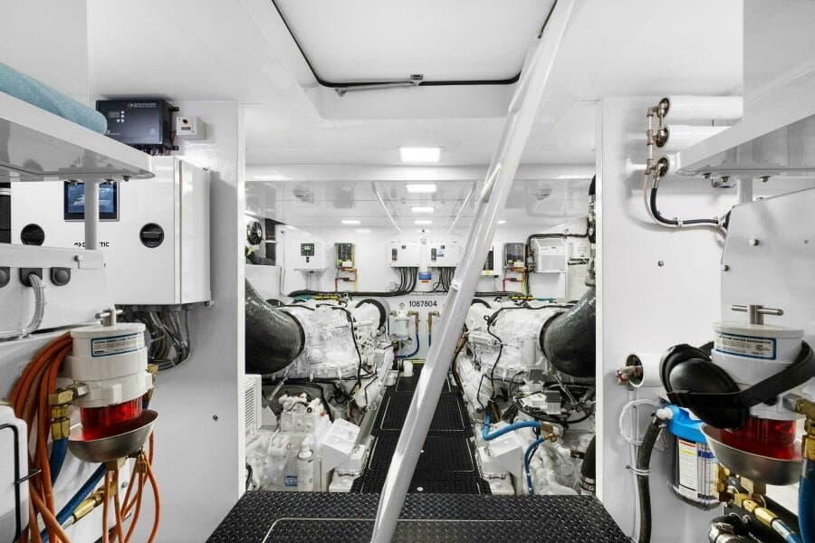 2022 Viking 75 Motor Yacht