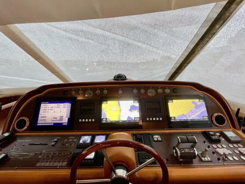 2006 Mochi Craft 74' Dolphin