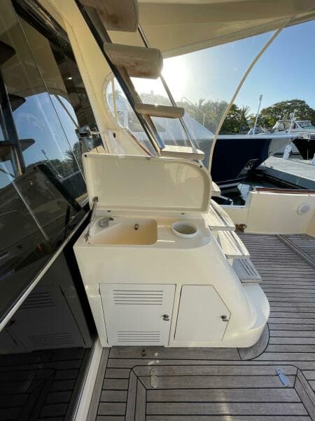 2006 Mochi Craft 74' Dolphin
