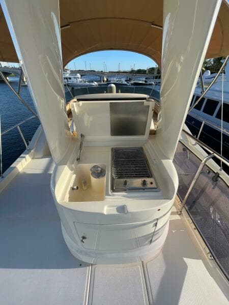 2006 Mochi Craft 74' Dolphin