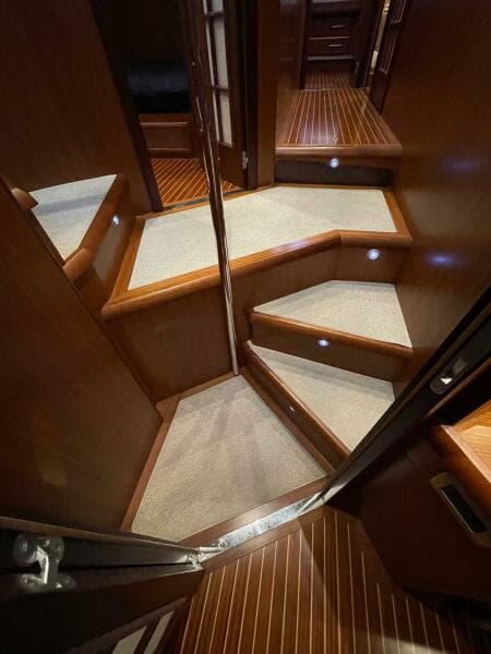 2006 Mochi Craft 74' Dolphin