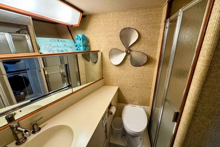 1986 Bertram 58 Flybridge Motor Yacht