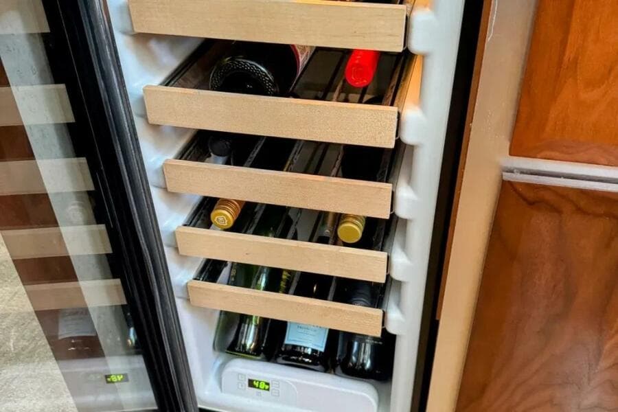 1986 Bertram 58 Flybridge Motor Yacht