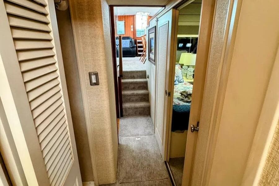 1986 Bertram 58 Flybridge Motor Yacht