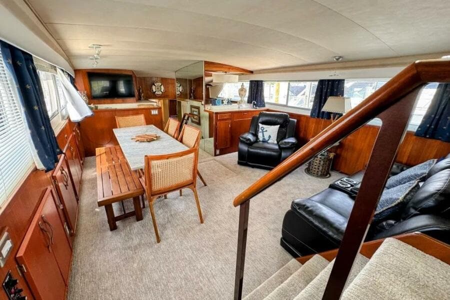 1986 Bertram 58 Flybridge Motor Yacht