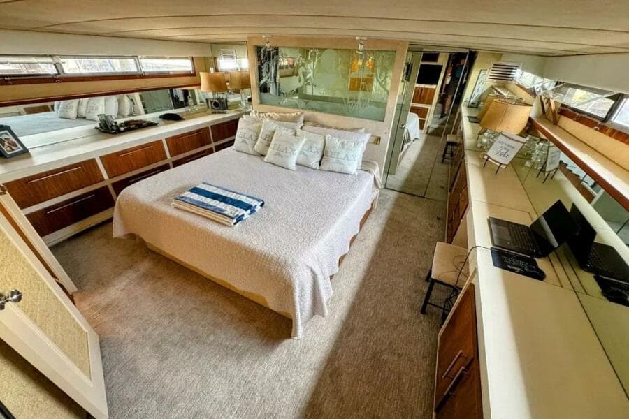 1986 Bertram 58 Flybridge Motor Yacht