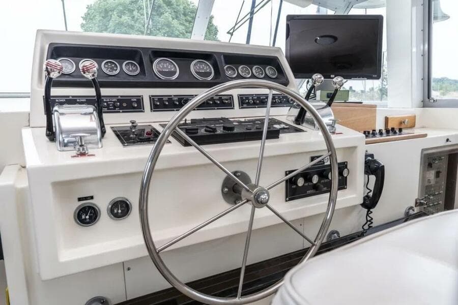 1986 Bertram 58 Flybridge Motor Yacht