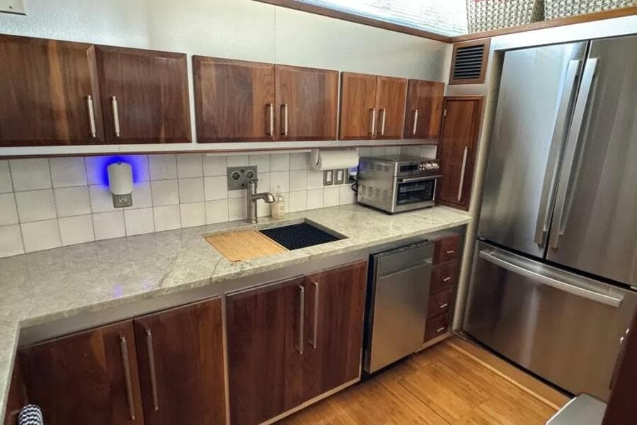 1986 Bertram 58 Flybridge Motor Yacht