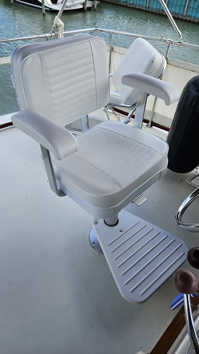 1971 Chris-Craft 47 Commander - Photo 55