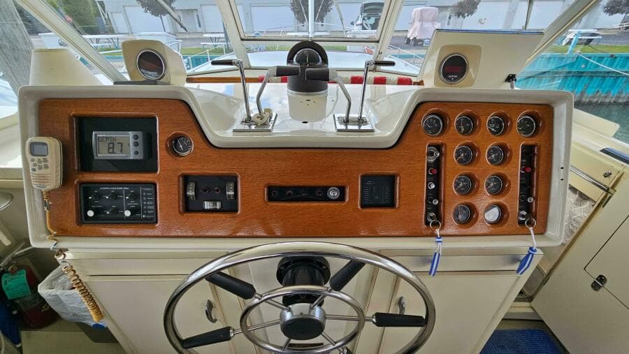 1971 Chris-Craft 47 Commander