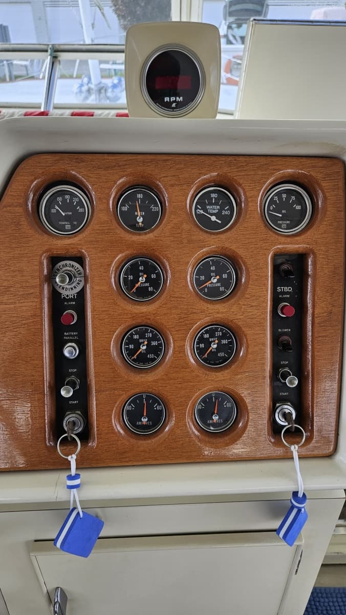 1971 Chris-Craft 47 Commander - Photo 53