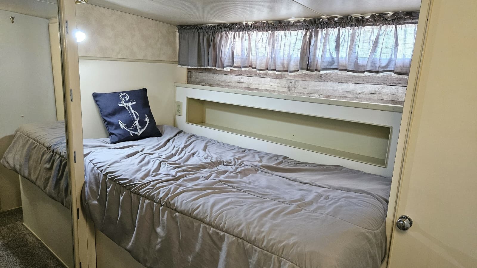1971 Chris-Craft 47 Commander - Photo 46