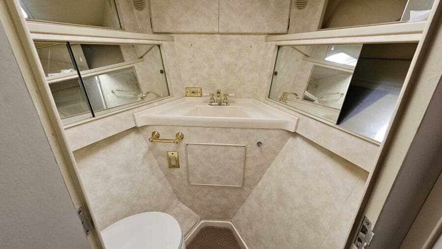 1971 Chris-Craft 47 Commander