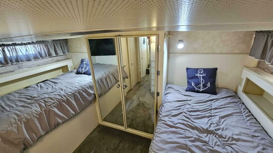 1971 Chris-Craft 47 Commander