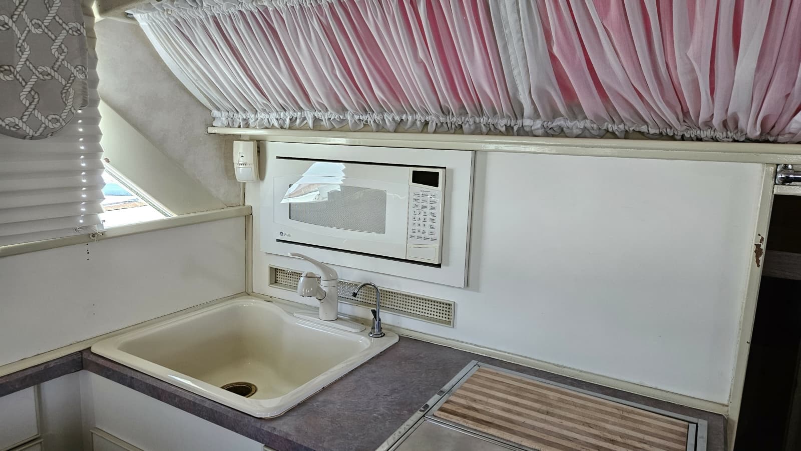 1971 Chris-Craft 47 Commander - Photo 29