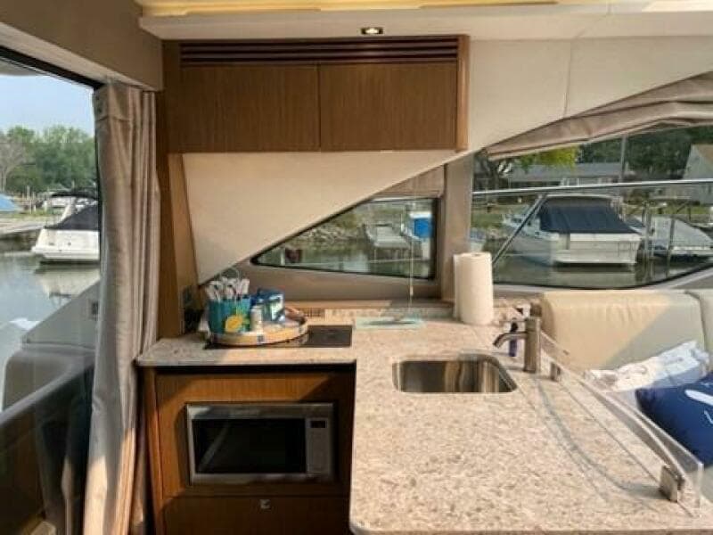 2017 Sea Ray 460 Sundancer