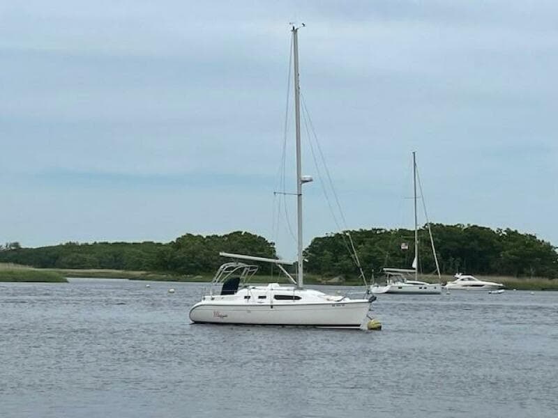 HUNTER 306_On Mooring