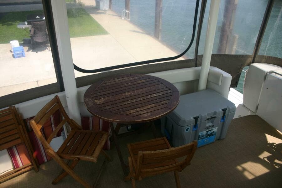 2001 Cruisers Yachts 3750 Motor Yacht