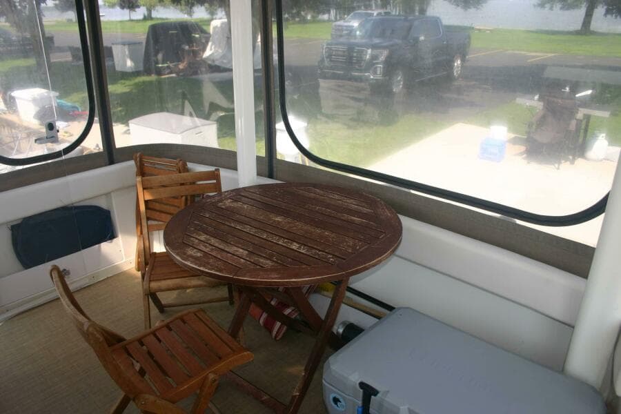 2001 Cruisers Yachts 3750 Motor Yacht