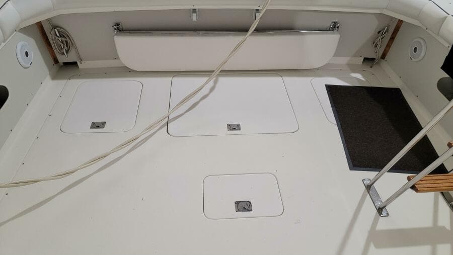 1983 Bertram 33 Flybridge Cruiser