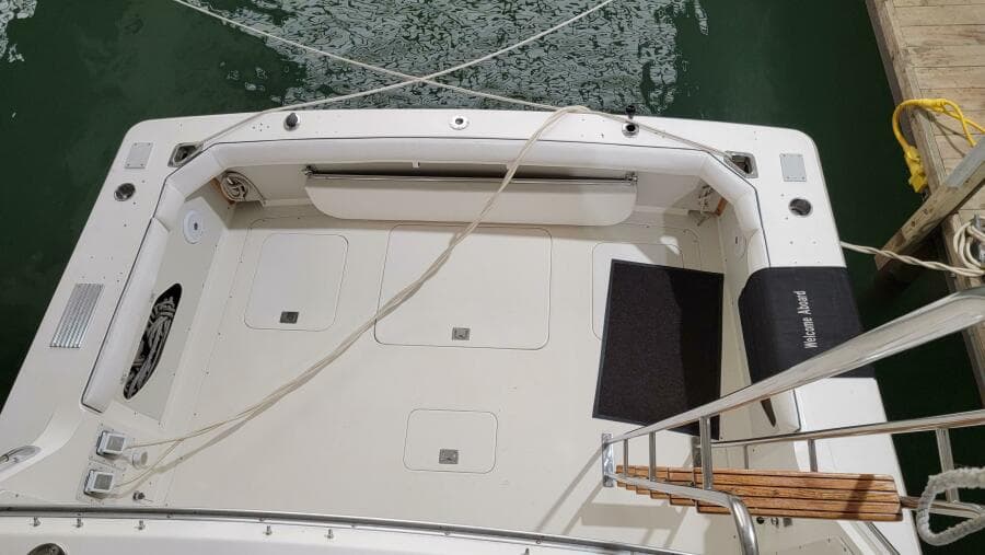 1983 Bertram 33 Flybridge Cruiser