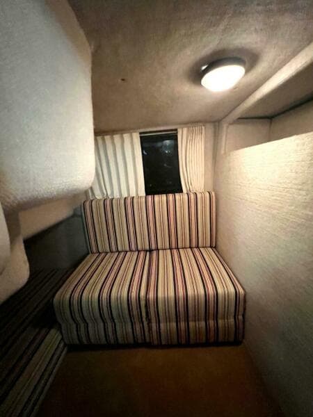 1988 Tiara Sport 310 Sport Cruiser