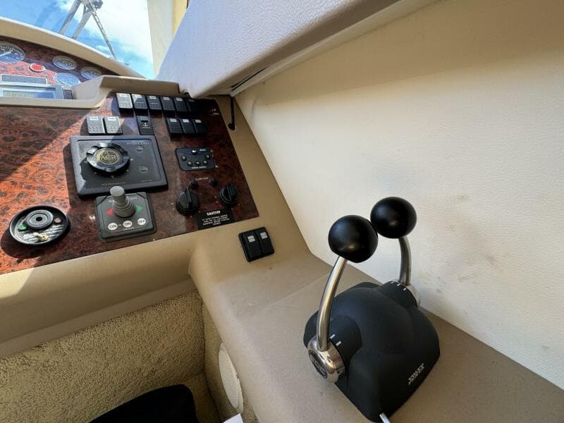 2001 Viking Princess 45 Flybridge