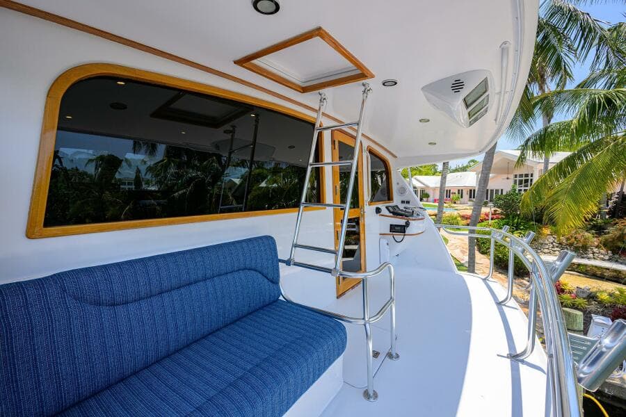 2004 Sea Force IX 82 Enclosed Bridge