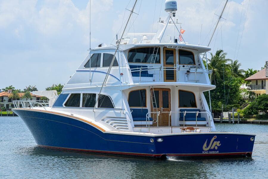 2004 Sea Force IX 82 Enclosed Bridge