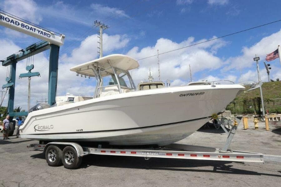 2017 Robalo R260 Center Console