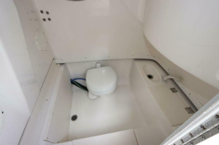 2017 Robalo R260 Center Console