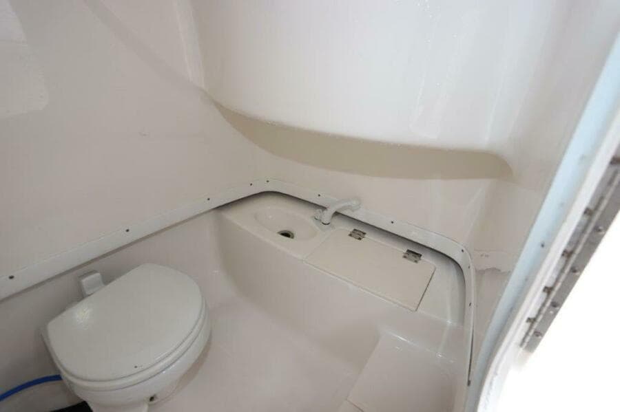 2017 Robalo R260 Center Console