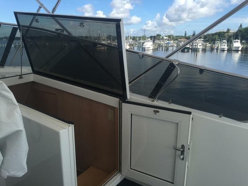 1994 Hatteras 70 Cockpit Motor Yacht