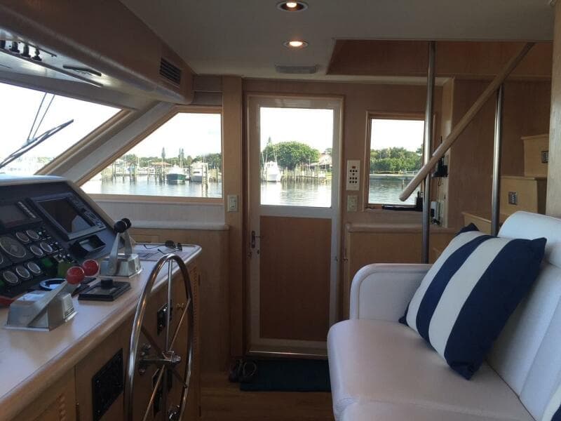 1994 Hatteras 70 Cockpit Motor Yacht