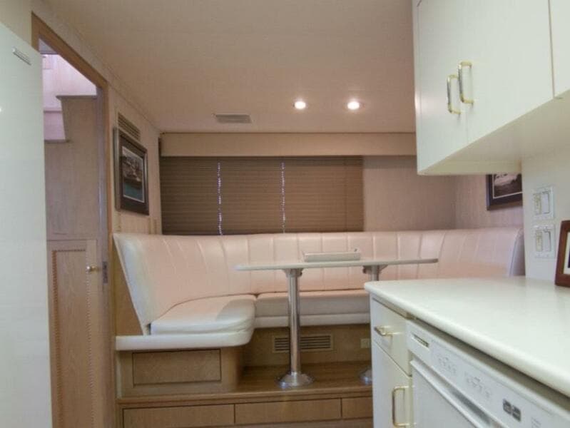 1994 Hatteras 70 Cockpit Motor Yacht