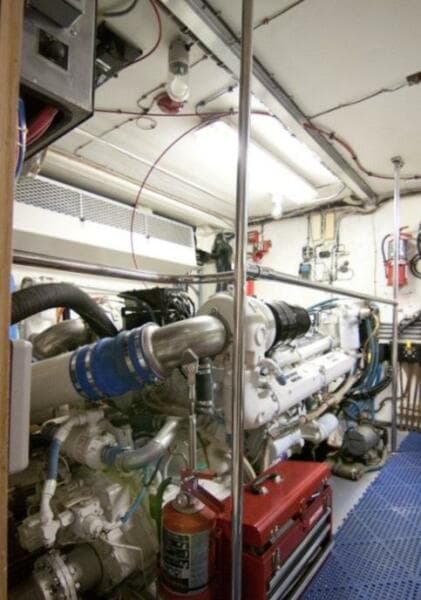 1994 Hatteras 70 Cockpit Motor Yacht