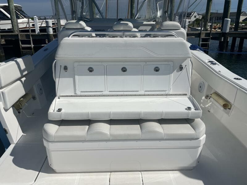 2018 Invincible 42 Center Cabin
