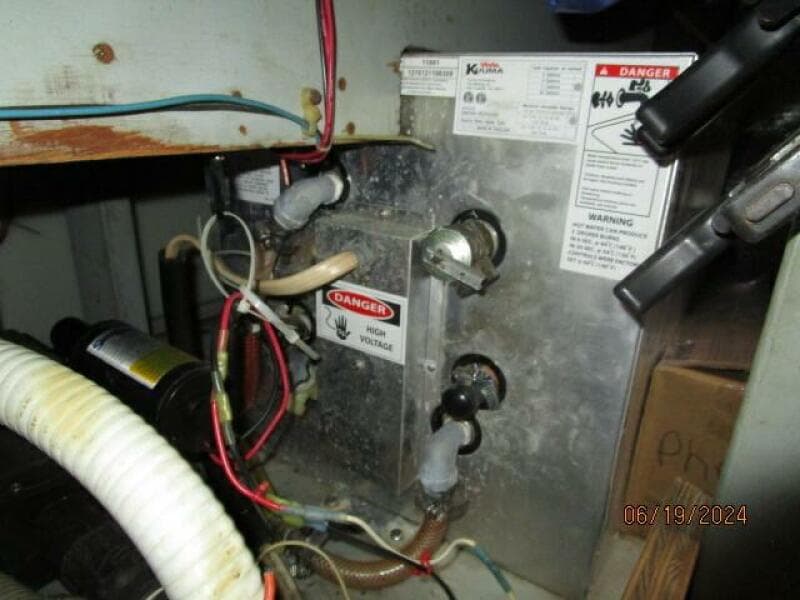 40' Mainship water heater