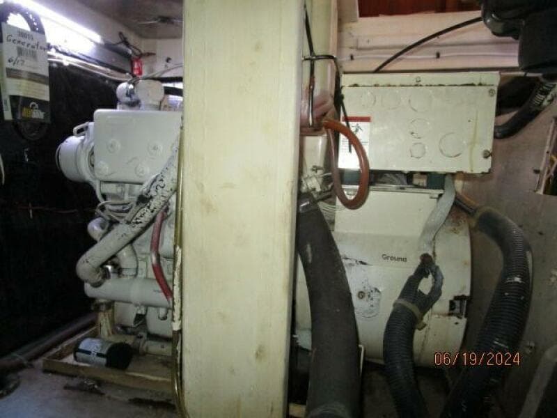 40' Mainship generator2