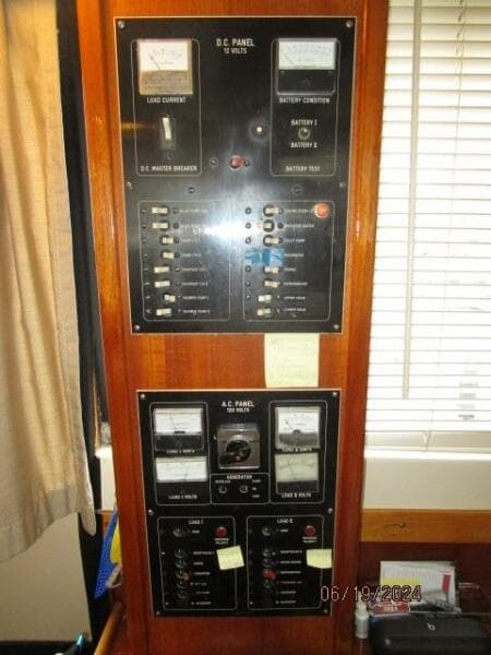 40' Mainship electrical panels
