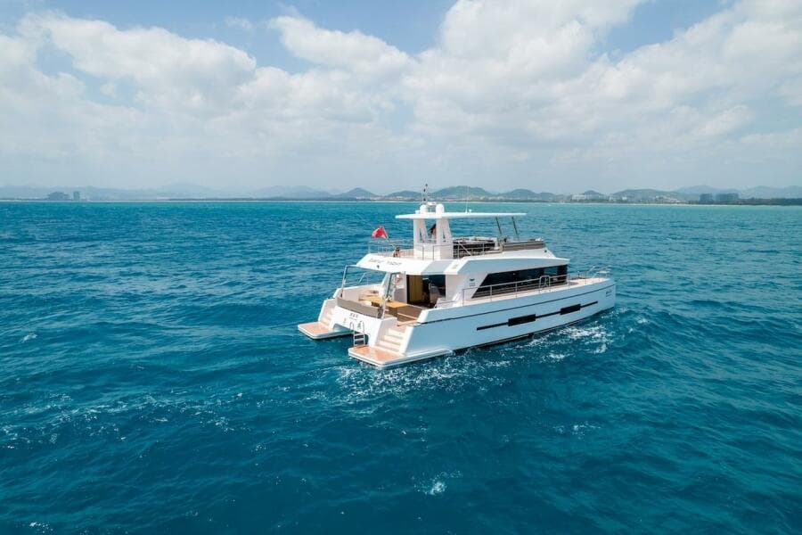 2026 Diamond Yachts EF56 Power Catamaran