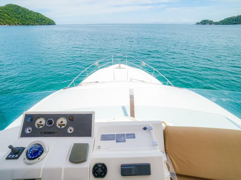 50  Fairline 2014 Cruiser "YOLO" - Helm